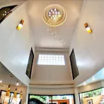 Goldland Luxury Pool Villa Pattaya Walking Street 8 Bedrooms