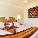 Goldland Luxury Pool Villa Pattaya Walking Street 8 Bedrooms