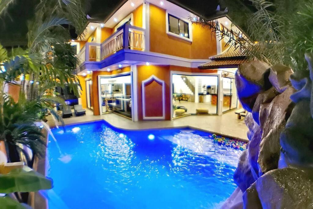 Goldland Luxury Pool Walking Street 8 Bedrooms * Pattaya