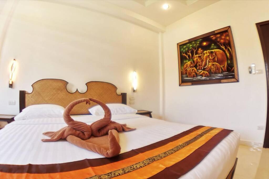Goldland Luxury Pool Walking Street 8 Bedrooms Villa