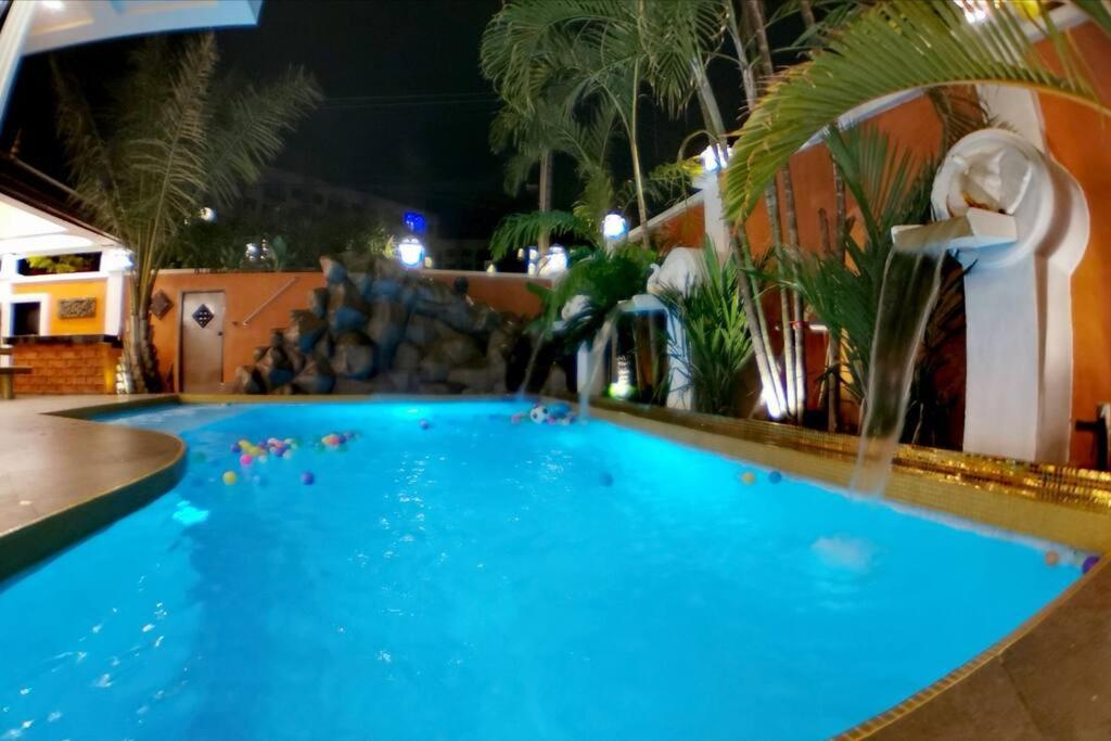 Goldland Luxury Pool Walking Street 8 Bedrooms Villa Pattaya