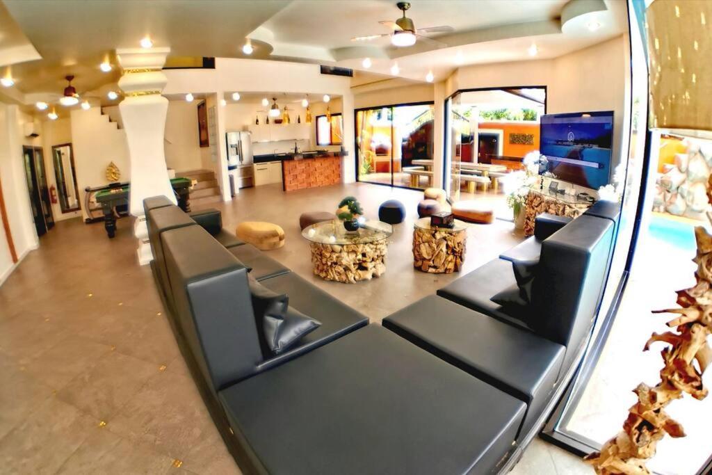 Goldland Luxury Pool Walking Street 8 Bedrooms Villa *