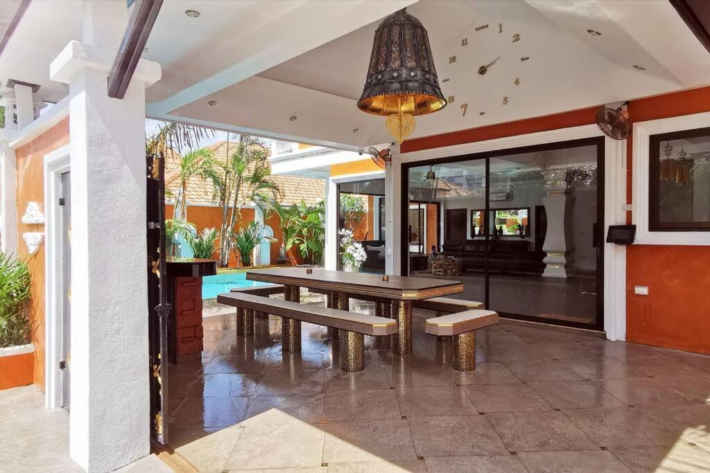 Villa Goldland Luxury Pool Walking Street 8 Bedrooms Pattaya